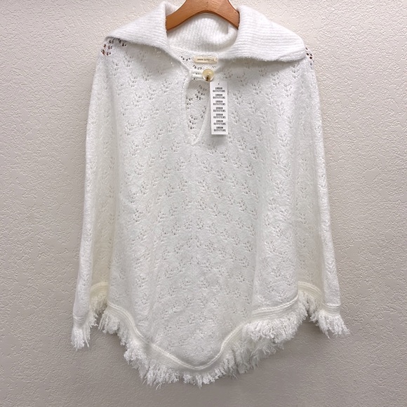 UO Urban Outfitters White Knit One Button Poncho OS - Picture 3 of 6